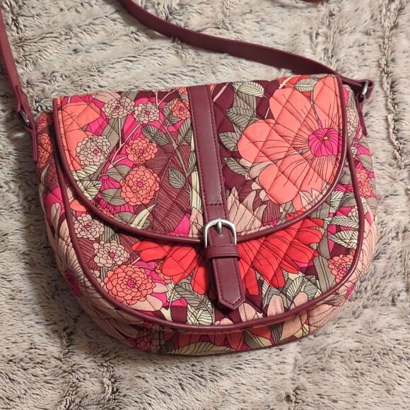 Vibrant Pink and Red Patchwork Crossbody Bag Vera Bradley BOHEMIAN BLOOMS - Picture 2 of 10